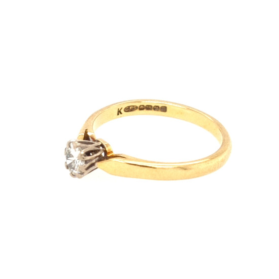 Pre Owned 18ct Diamond Solitaire Ring ZL613