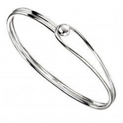 Silver Oval bangle with feature ball clasp B5079