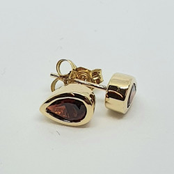 9ct Garnet Stud Earrings GE1120GA