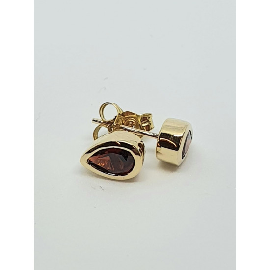 9ct Garnet Stud Earrings GE1120GA