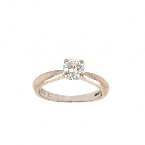 Pre Owned 18ct White Gold Diamond Solitaire Ring ZAL963