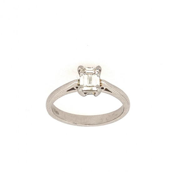 Pre Owned Platinum Diamond Emerald Cut Solitaire Ring ZK18